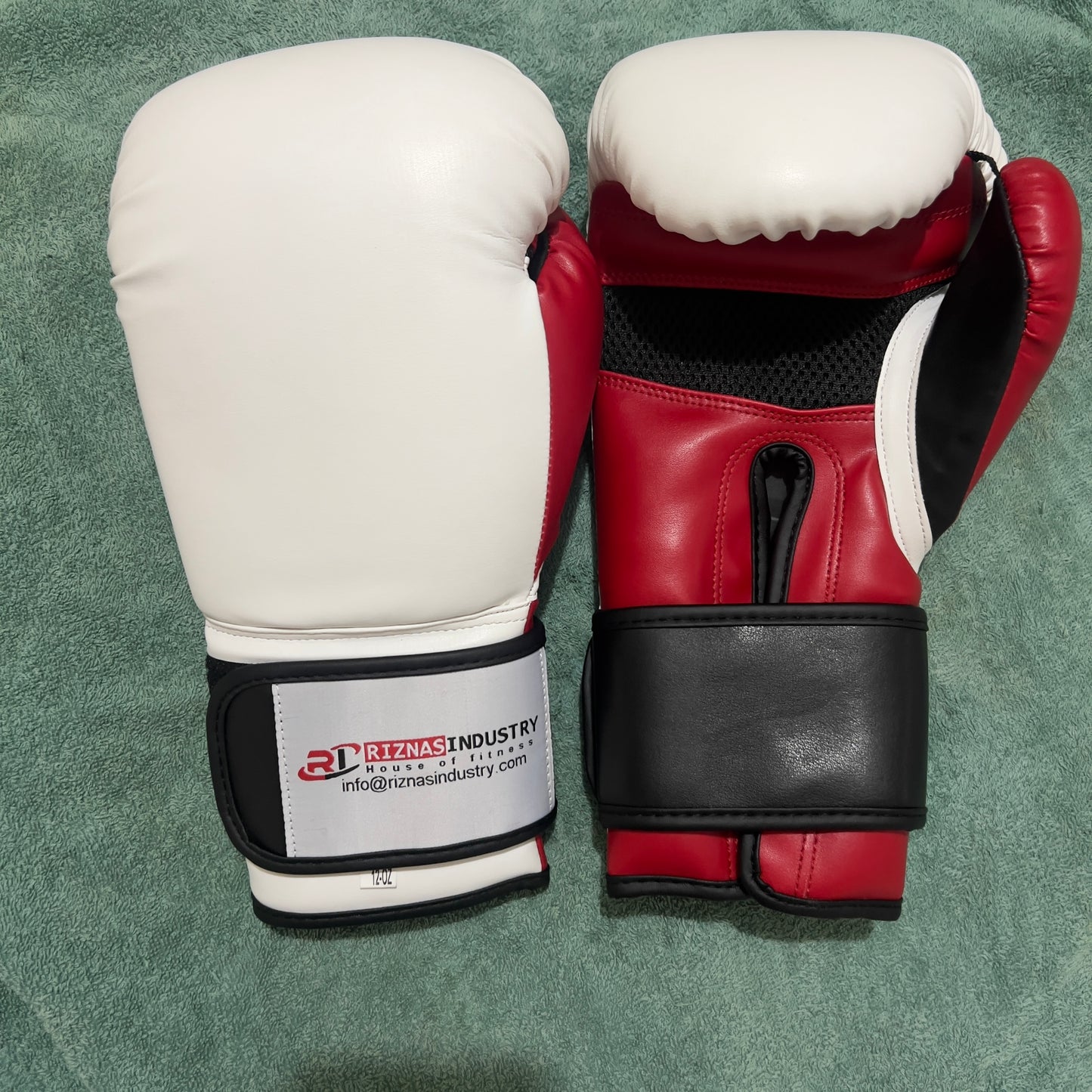 Boxing Gloves Brand new pro- style