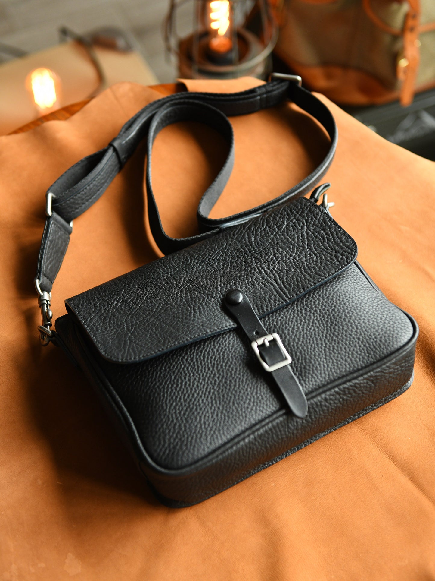 Men's Cowhide Leather Crossbody Messenger Bag