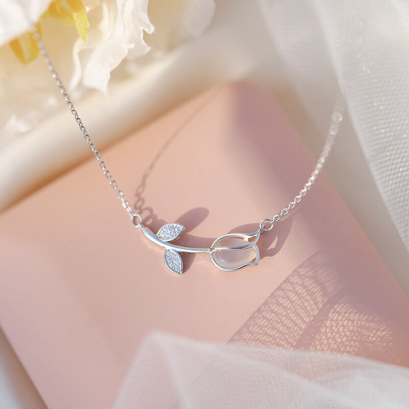 White Chalcedony Tulip Necklace in 925 Silver