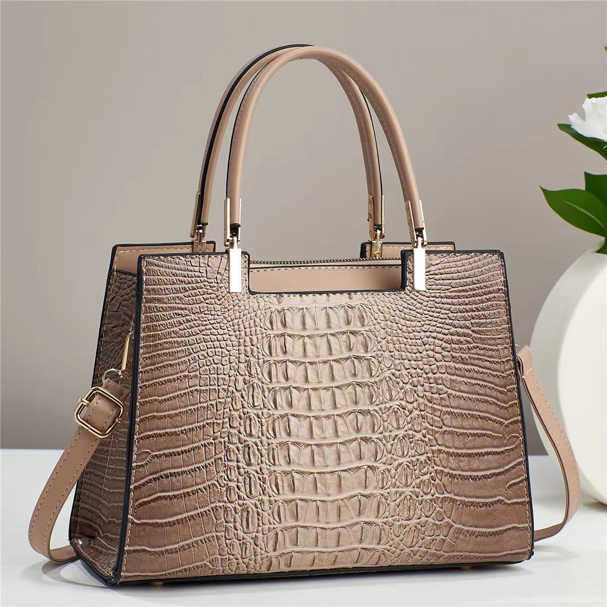 Large-capacity handbag