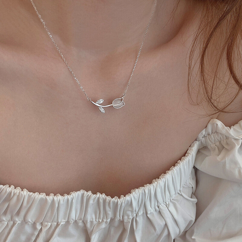 White Chalcedony Tulip Necklace in 925 Silver