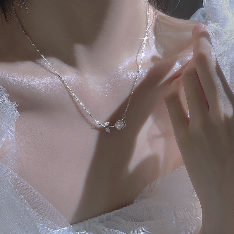 White Chalcedony Tulip Necklace in 925 Silver