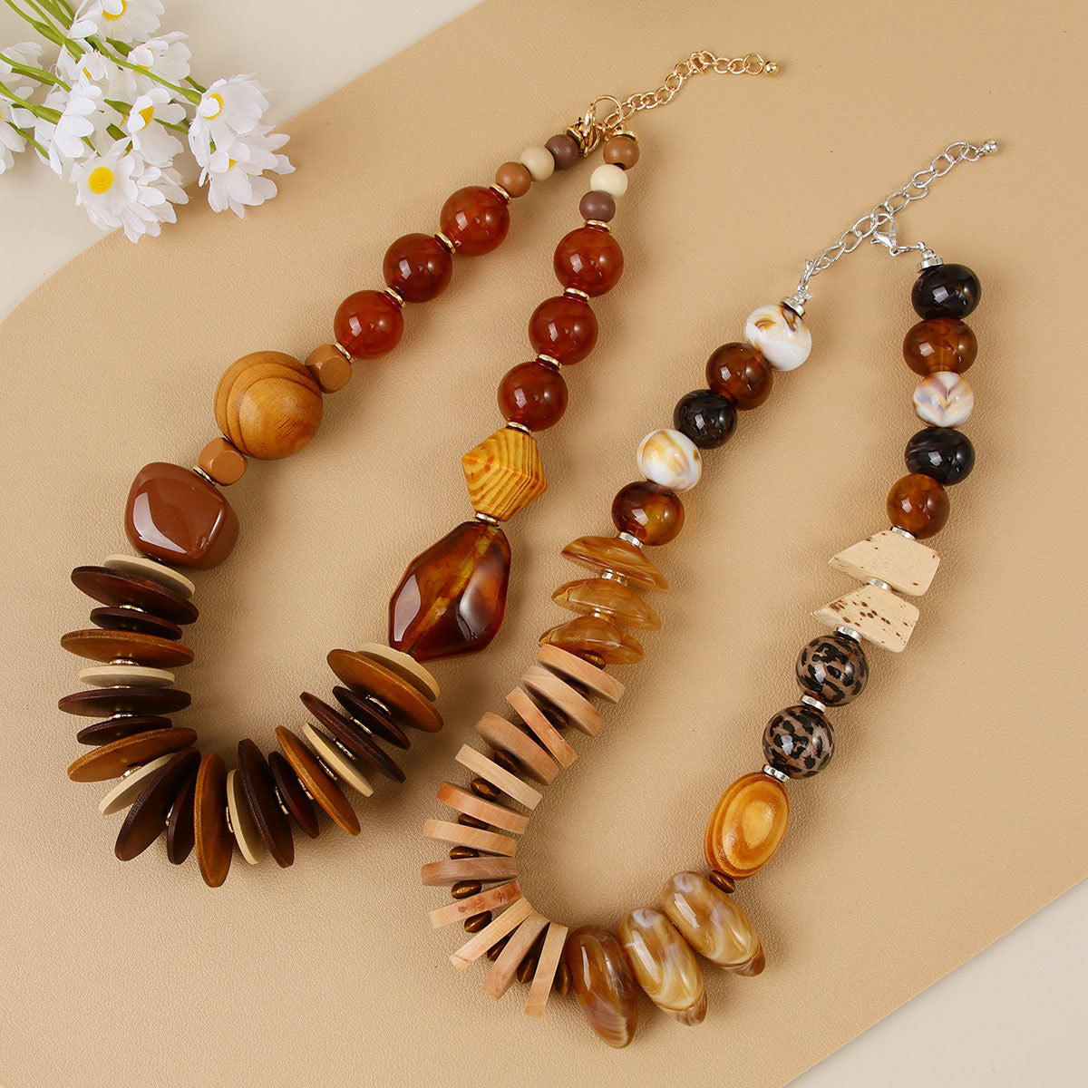 French Retro Resin Beaded Necklace with Geometric Pendant